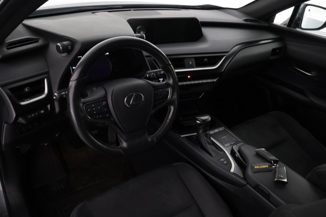 LEXUS UX 2019