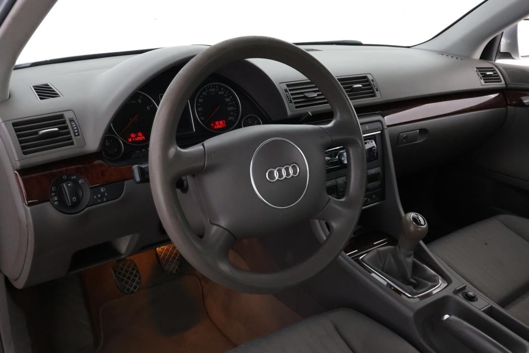 AUDI A4 2001