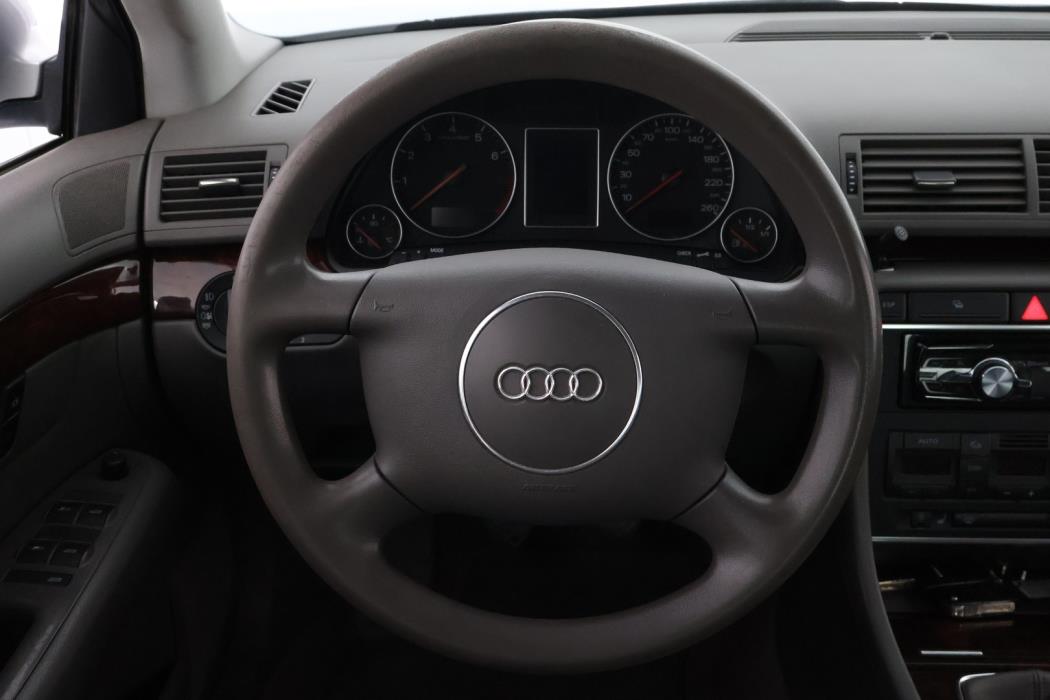 AUDI A4 2001