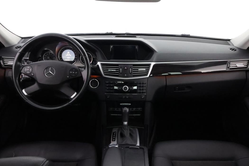 MERCEDES-BENZ E 2009