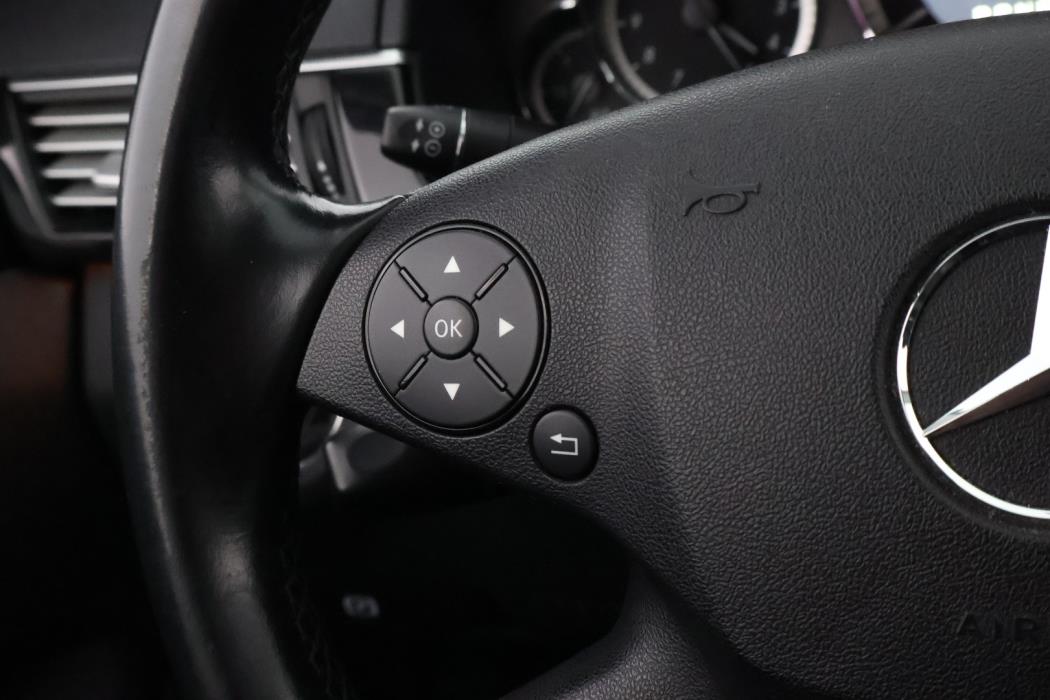 MERCEDES-BENZ E 2009