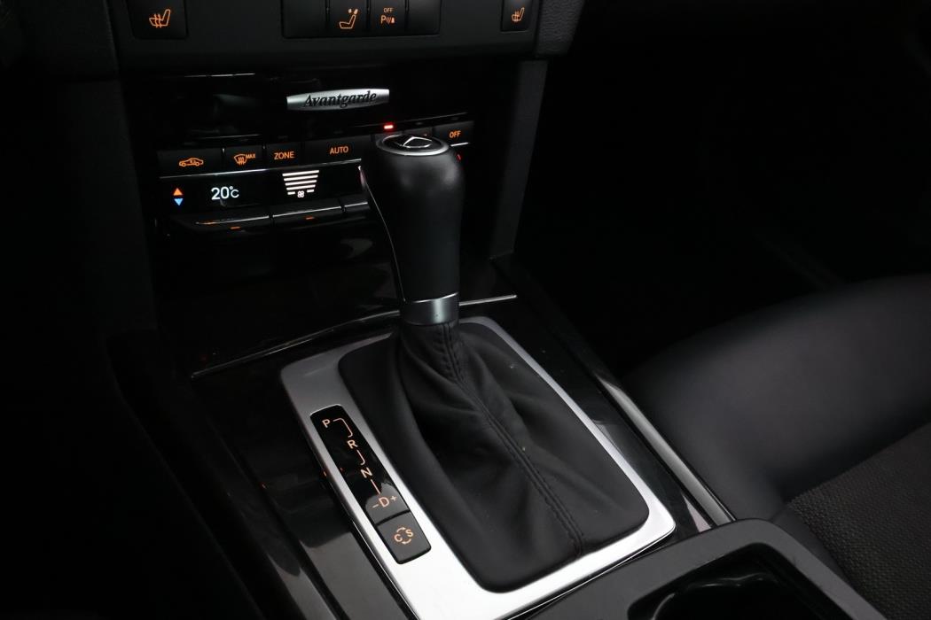 MERCEDES-BENZ E 2009