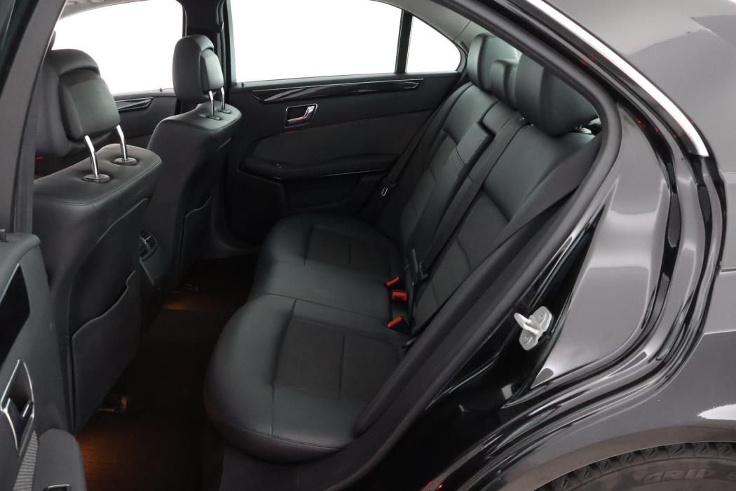 MERCEDES-BENZ E 2009