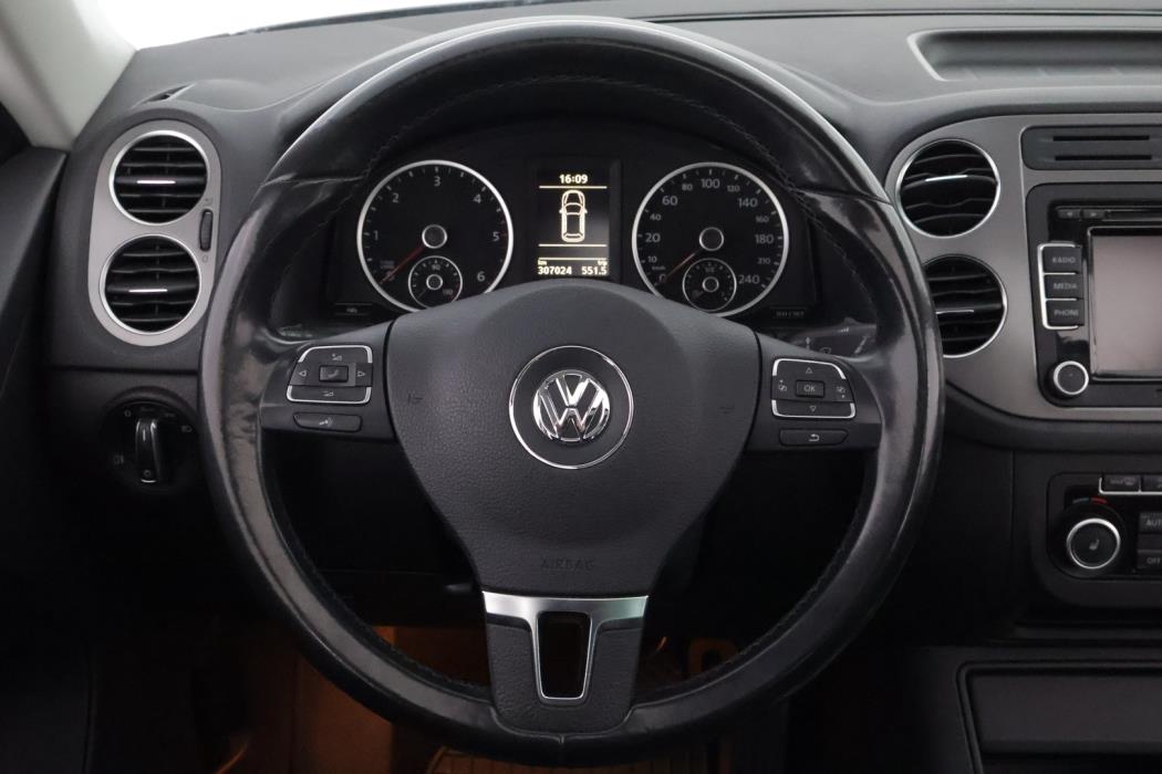 VOLKSWAGEN Tiguan 2011