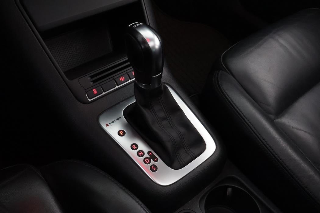 VOLKSWAGEN Tiguan 2011