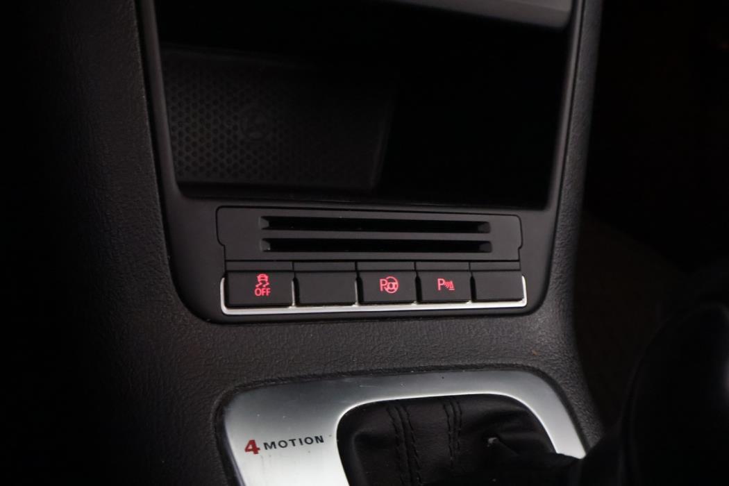 VOLKSWAGEN Tiguan 2011