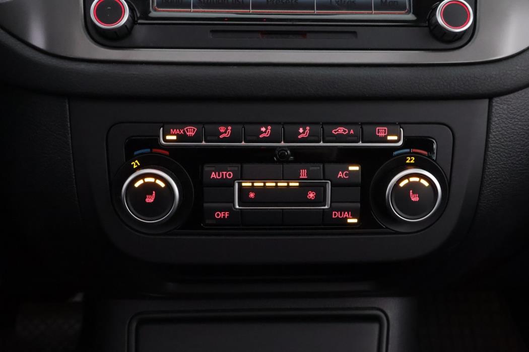 VOLKSWAGEN Tiguan 2011