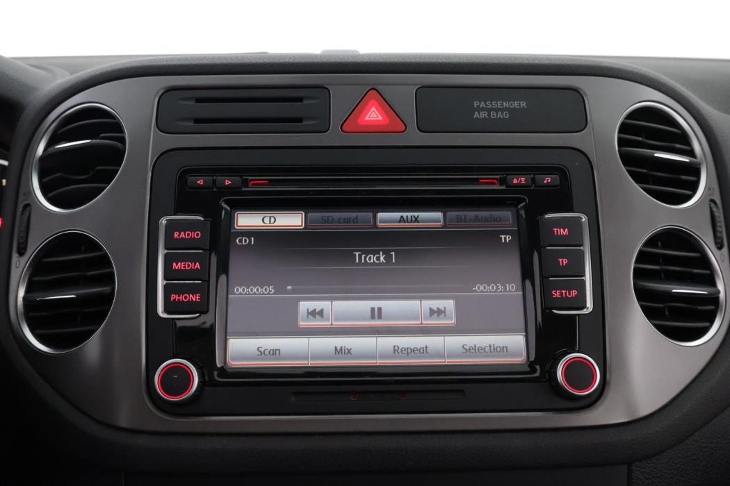 VOLKSWAGEN Tiguan 2011