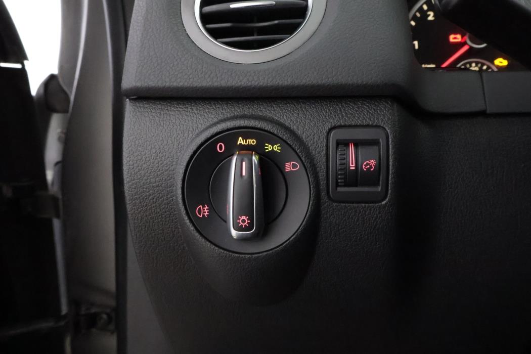 VOLKSWAGEN Tiguan 2011