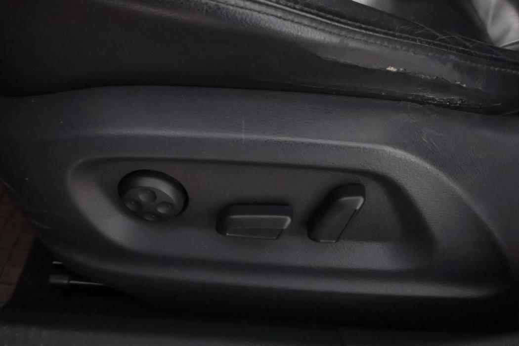 VOLKSWAGEN Tiguan 2011