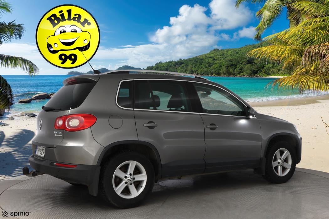 VOLKSWAGEN Tiguan 2011