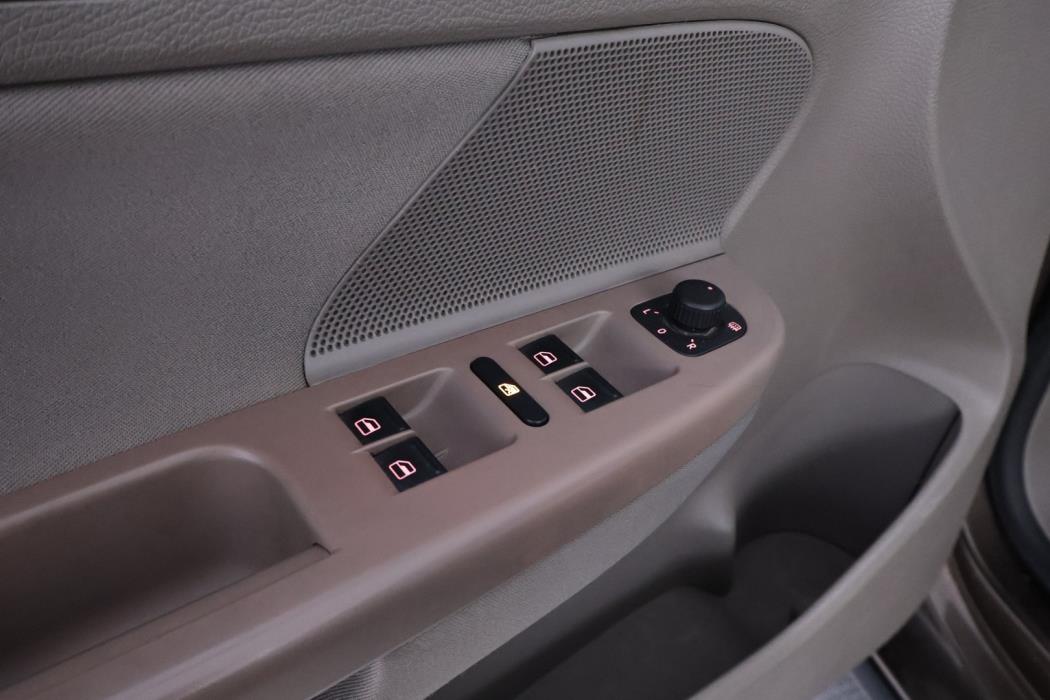 VOLKSWAGEN Golf 2011