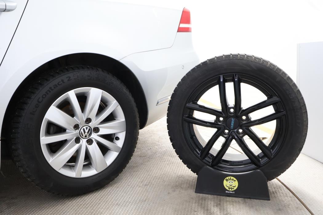 VOLKSWAGEN Passat 2012