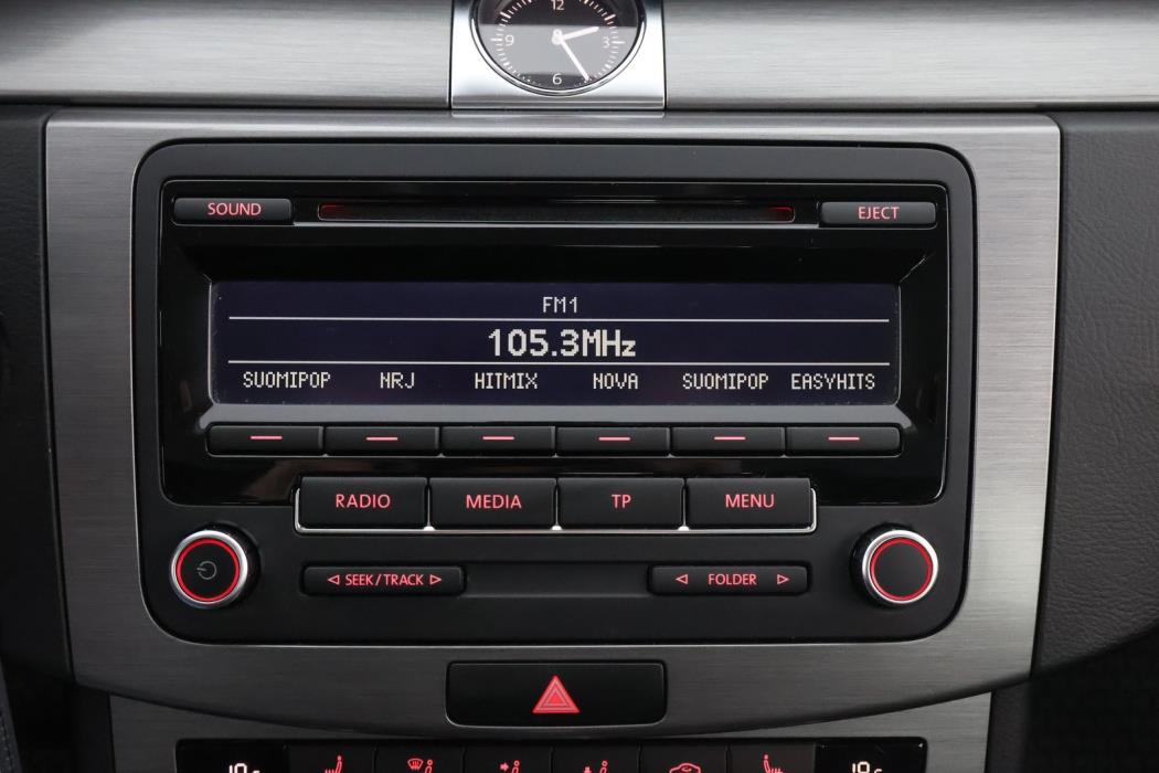 VOLKSWAGEN Passat 2012