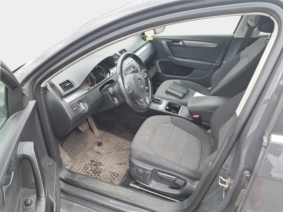 VOLKSWAGEN Passat 2013