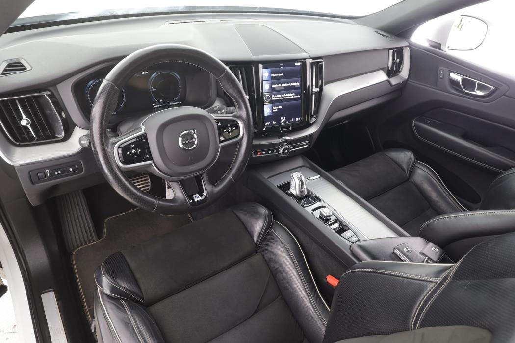VOLVO XC60 2018