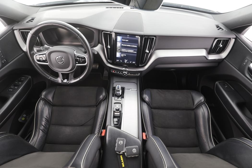 VOLVO XC60 2018