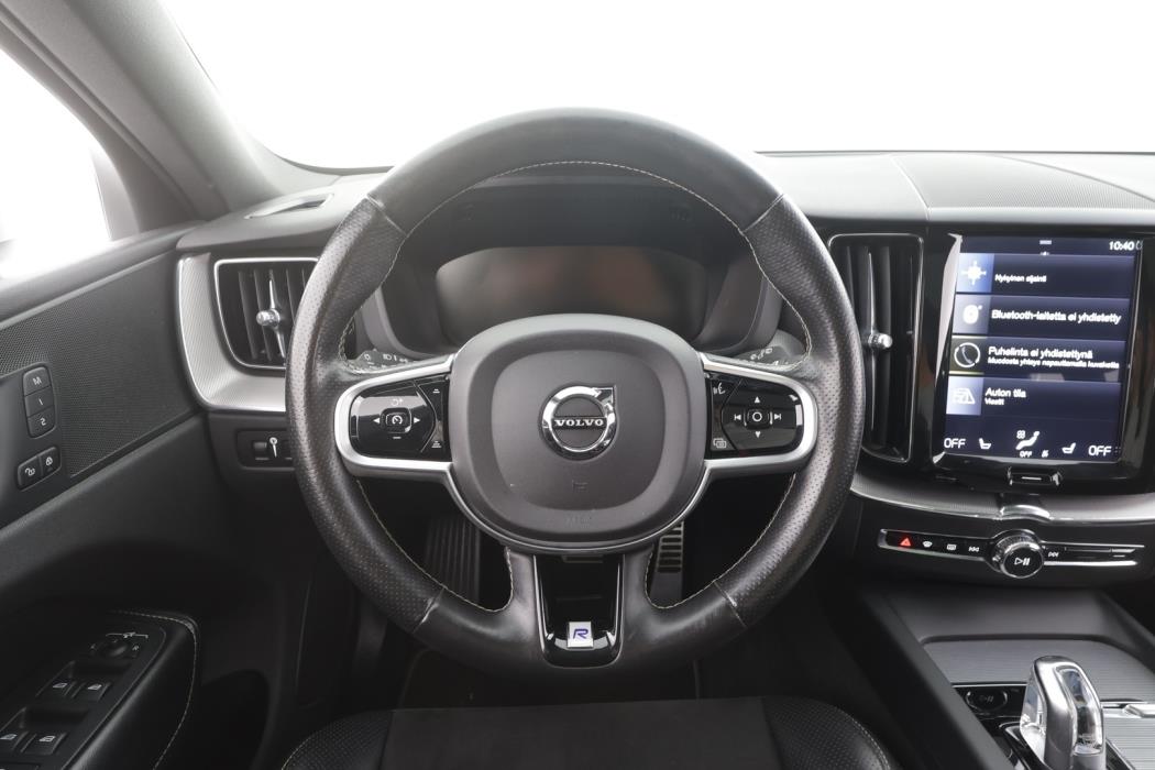 VOLVO XC60 2018