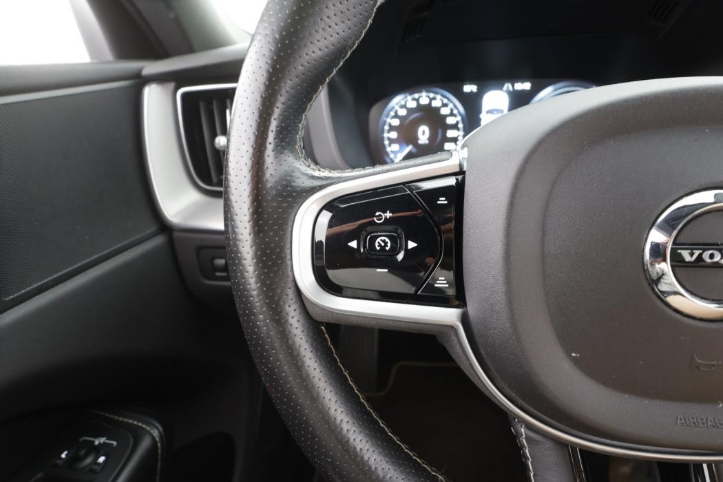 VOLVO XC60 2018
