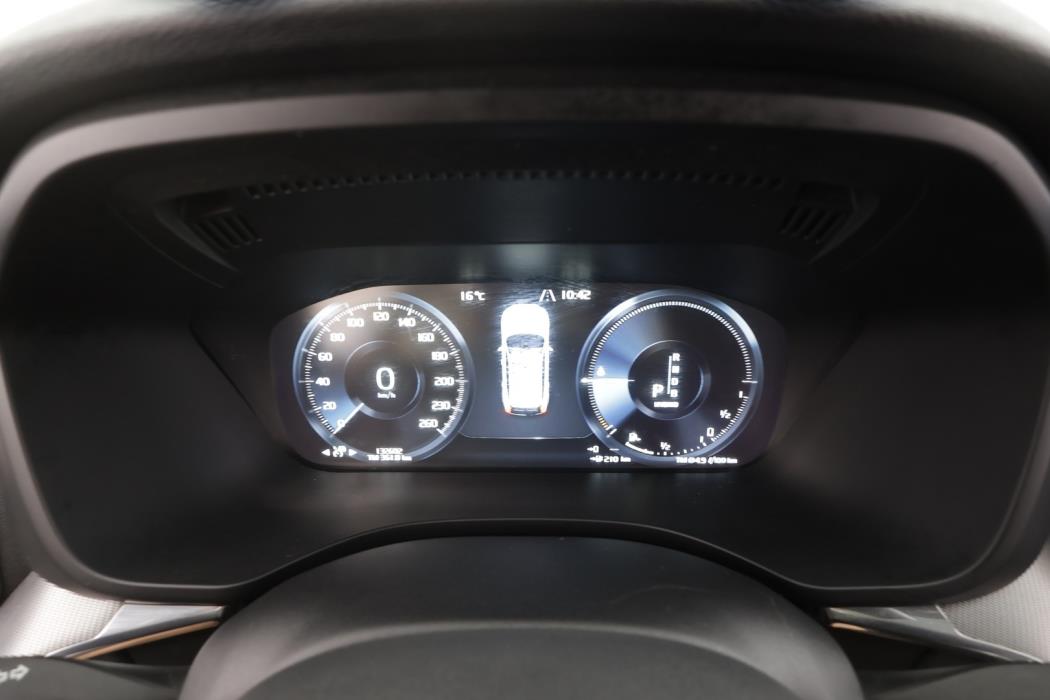VOLVO XC60 2018