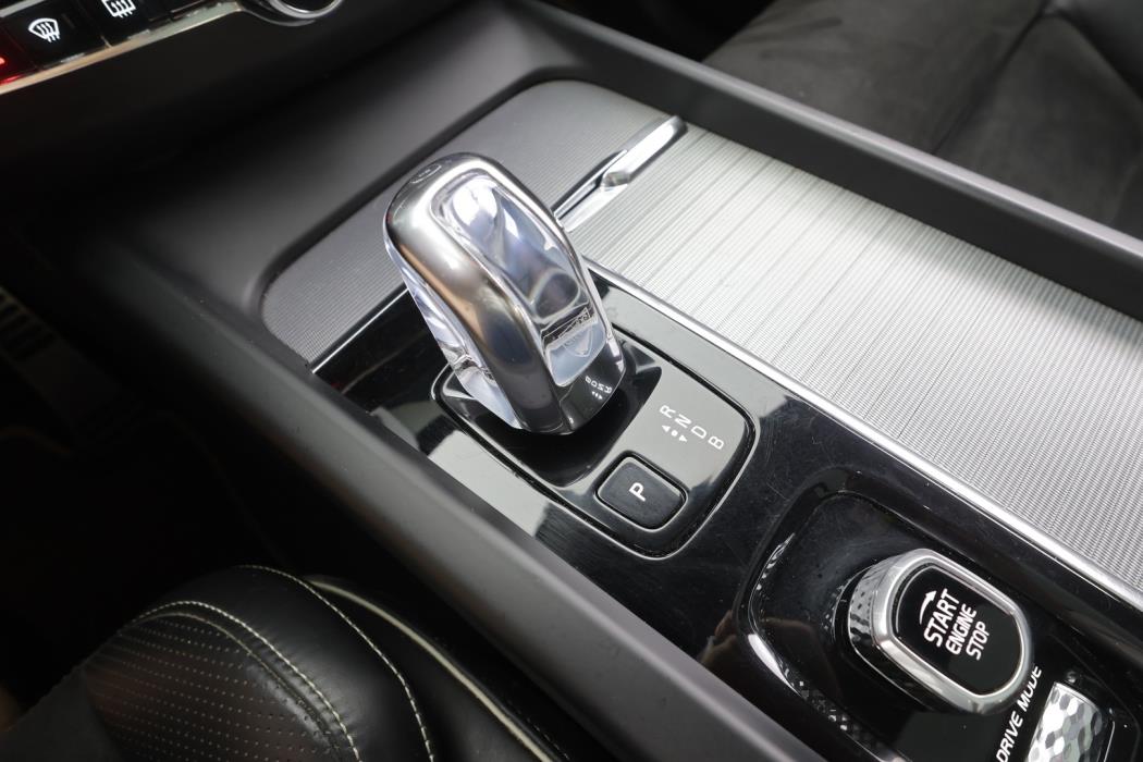 VOLVO XC60 2018