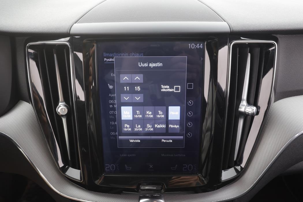 VOLVO XC60 2018