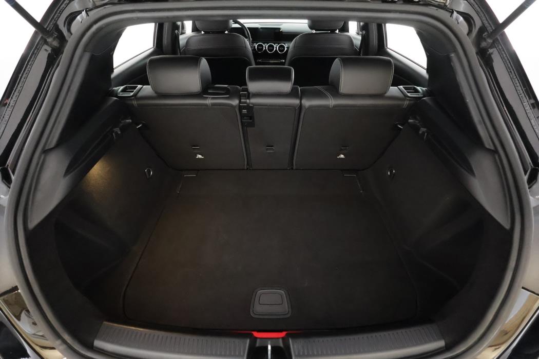 MERCEDES-BENZ A 2019