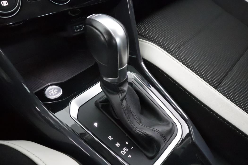 VOLKSWAGEN T-Roc 2019