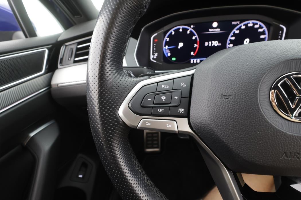 VOLKSWAGEN Passat 2020