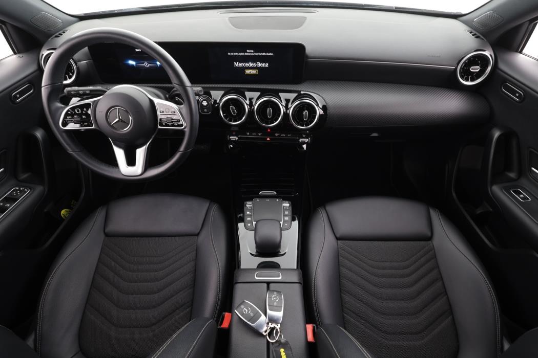 MERCEDES-BENZ A 2021