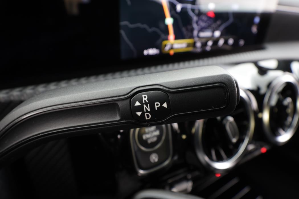 MERCEDES-BENZ A 2021