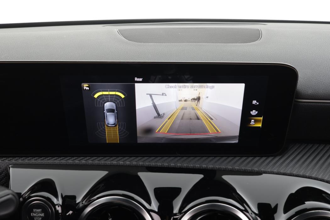 MERCEDES-BENZ A 2021