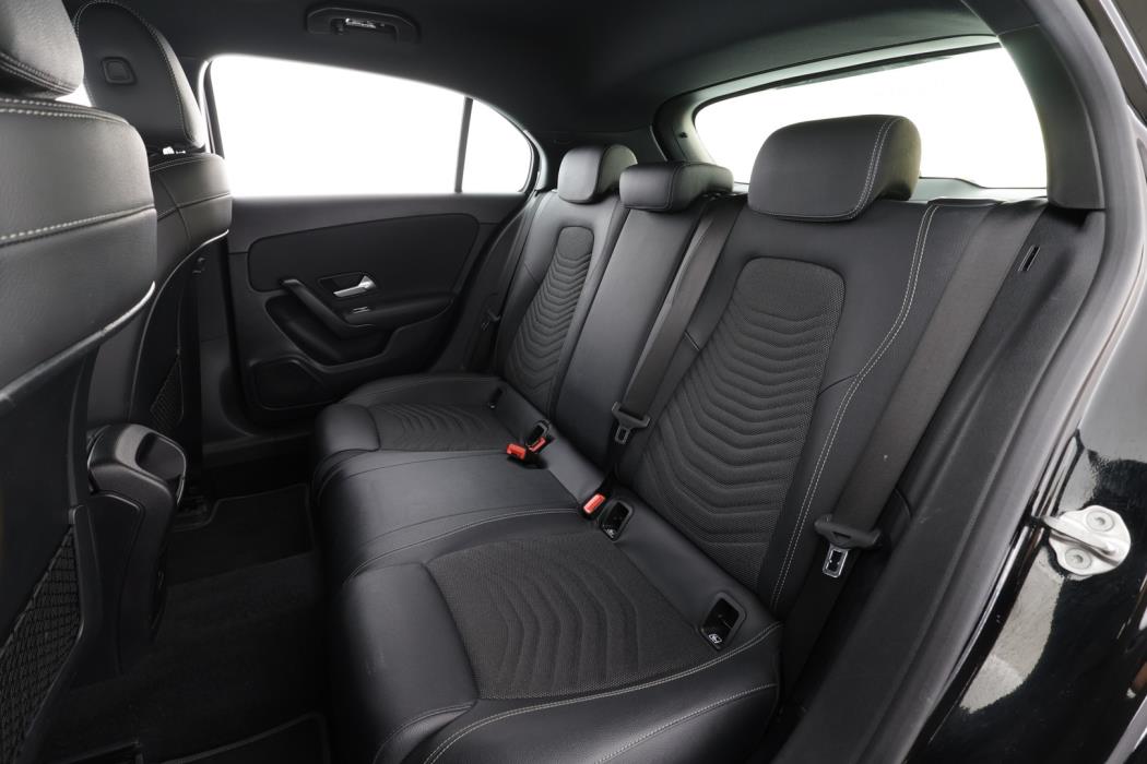 MERCEDES-BENZ A 2021