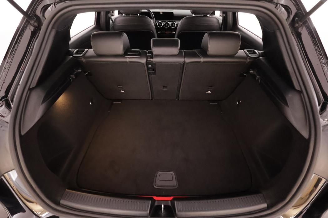 MERCEDES-BENZ A 2021