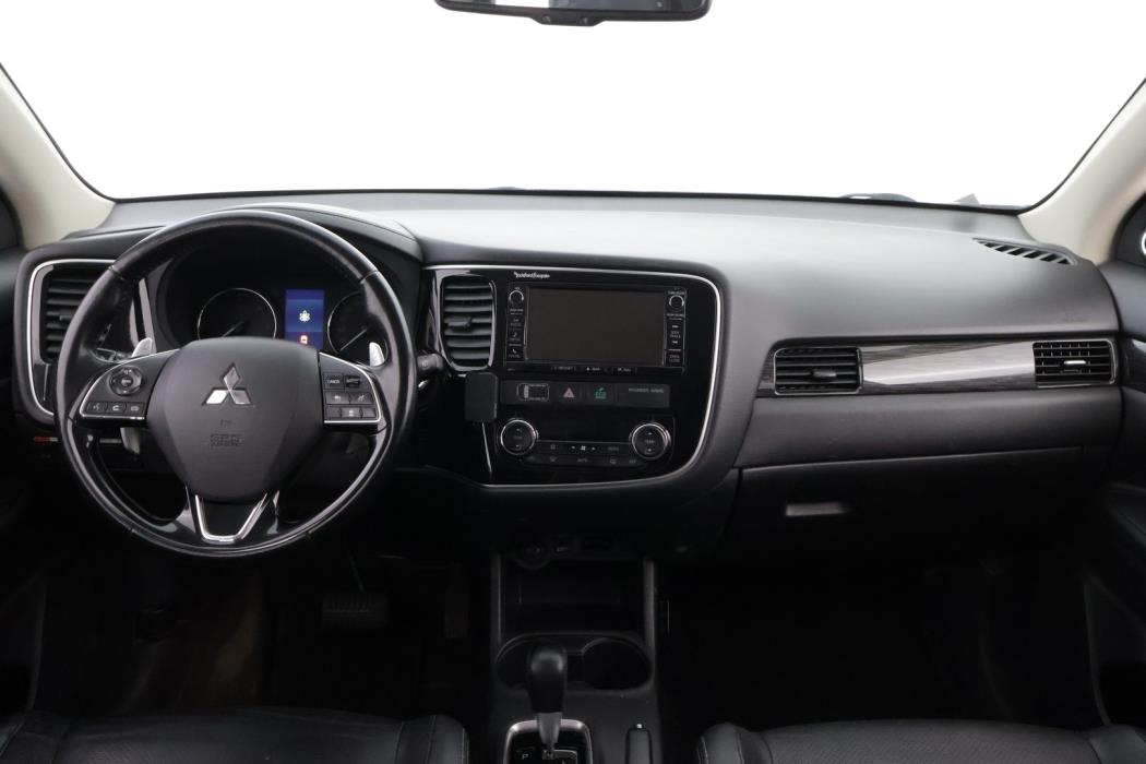 MITSUBISHI Outlander 2016