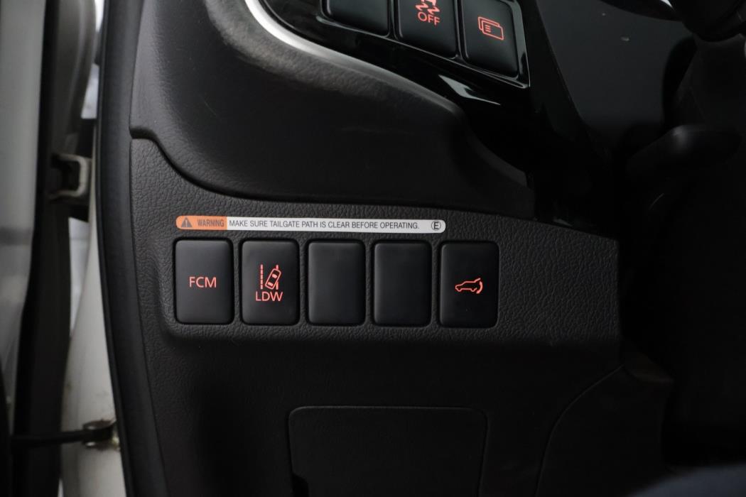 MITSUBISHI Outlander 2016