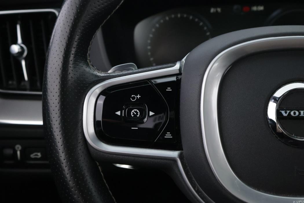 VOLVO XC60 2018