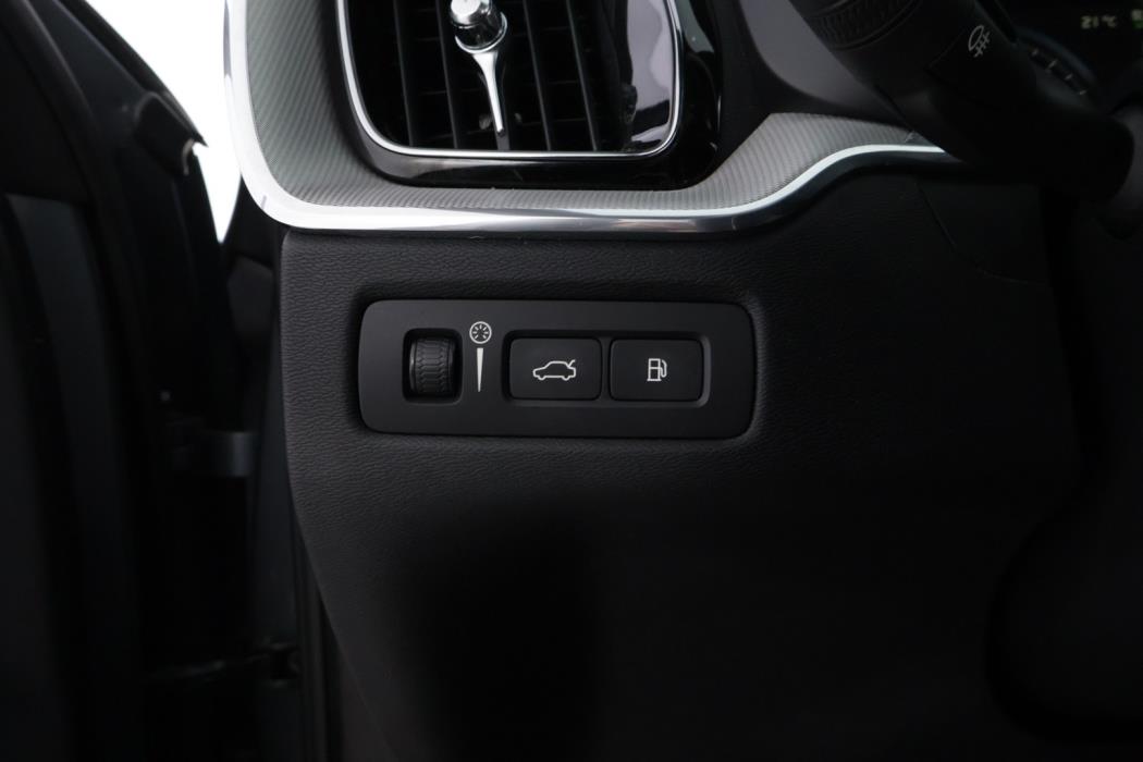 VOLVO XC60 2018