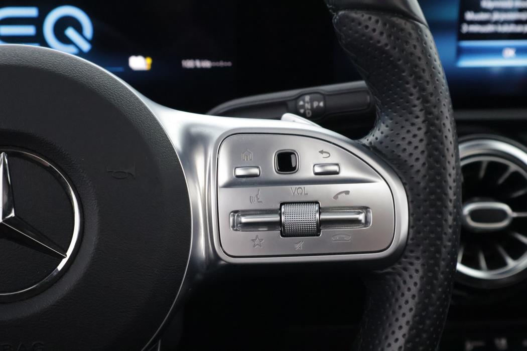 MERCEDES-BENZ A 2021