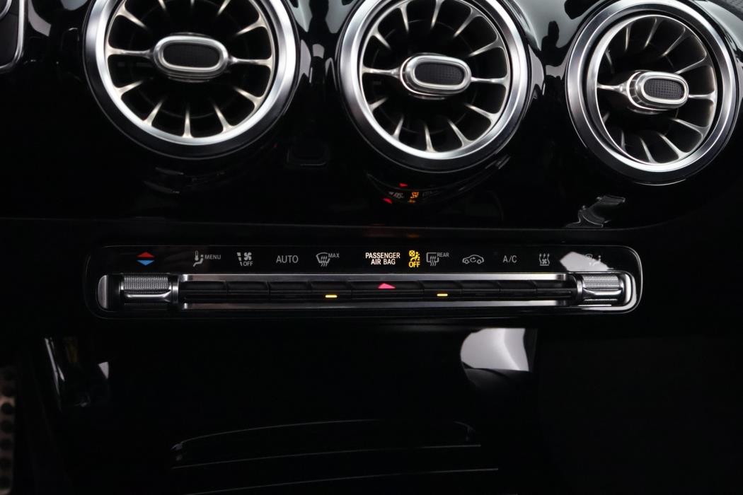 MERCEDES-BENZ A 2021