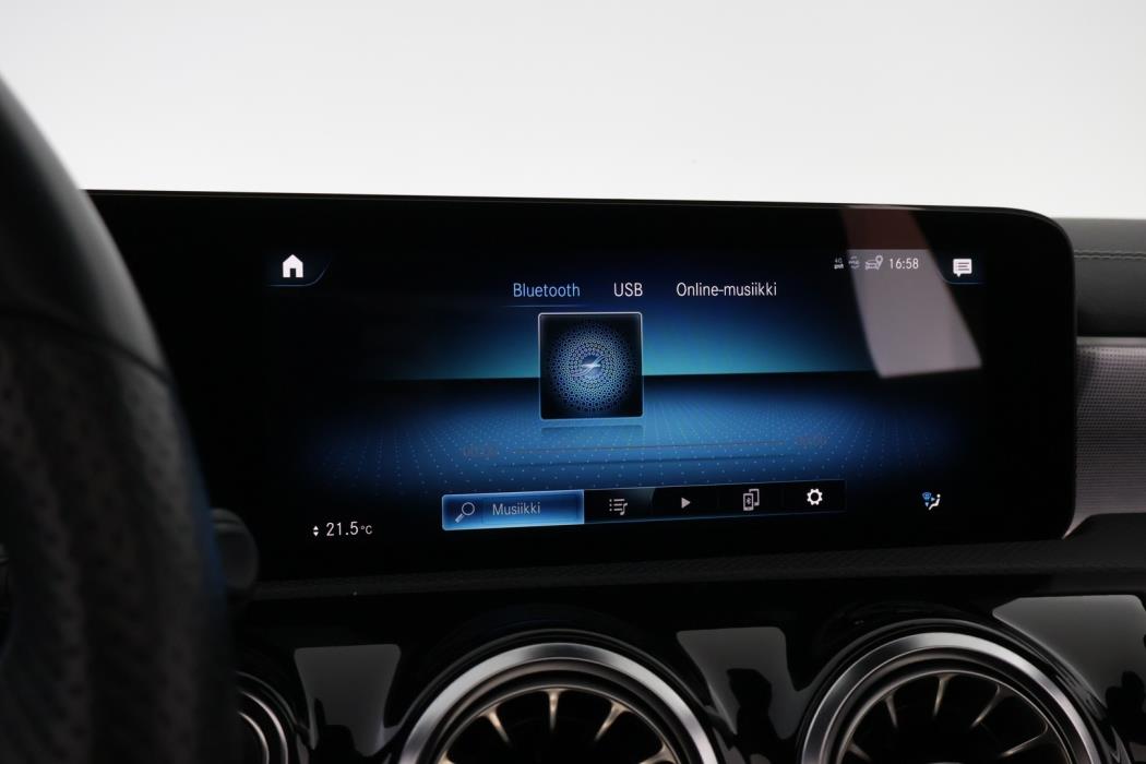 MERCEDES-BENZ A 2021