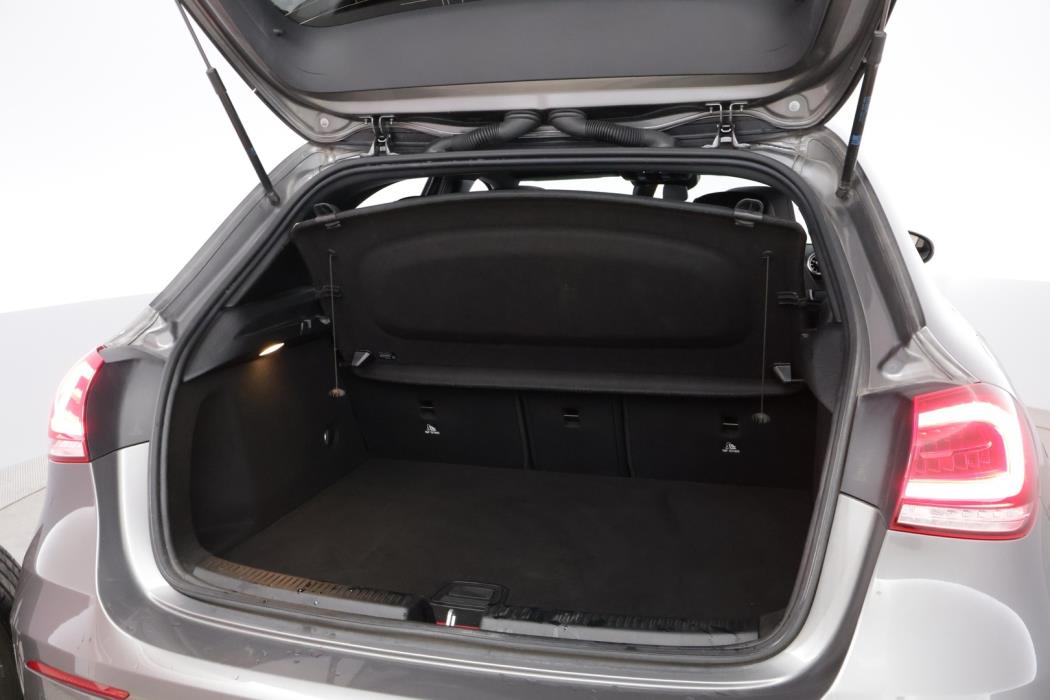 MERCEDES-BENZ A 2021