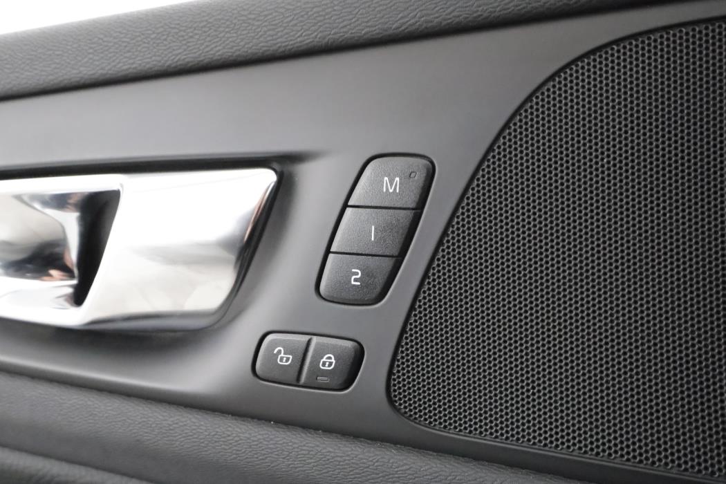 VOLVO V60 2022