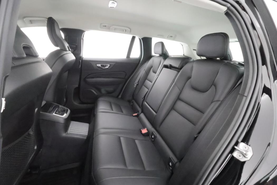 VOLVO V60 2022