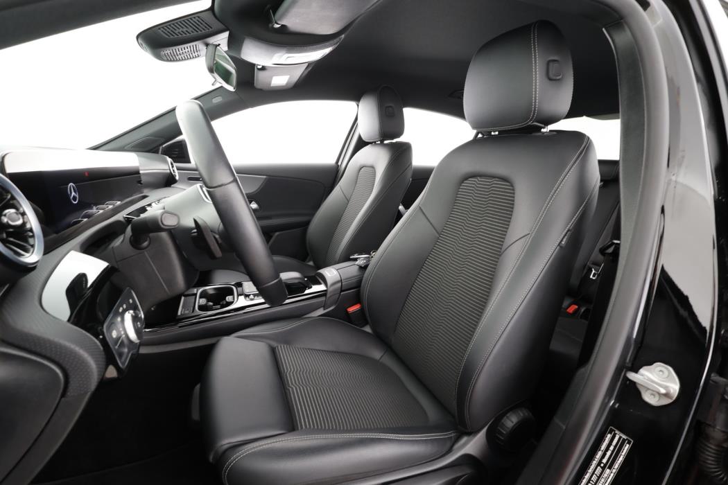MERCEDES-BENZ A 2022