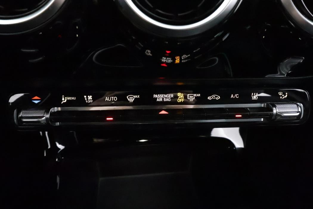 MERCEDES-BENZ A 2022