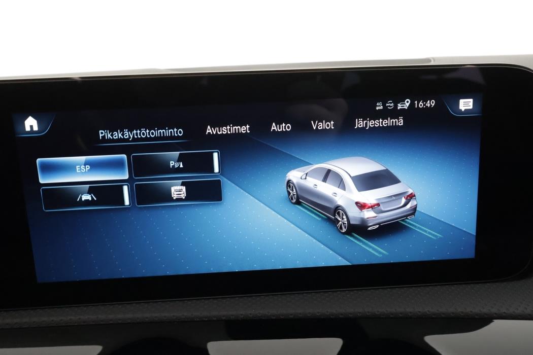 MERCEDES-BENZ A 2022