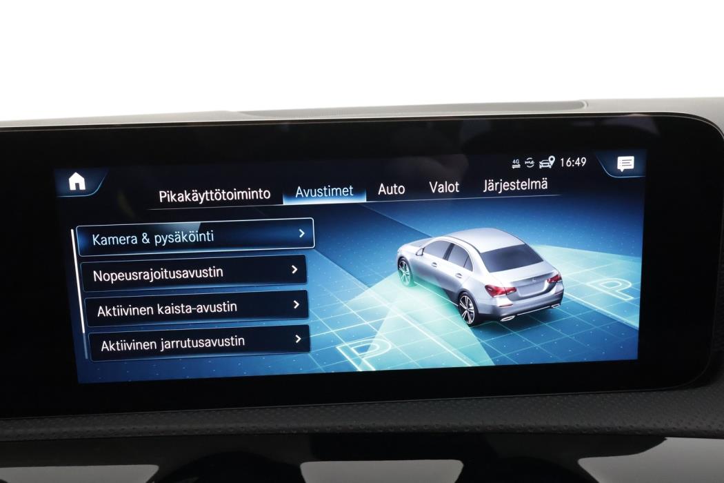 MERCEDES-BENZ A 2022