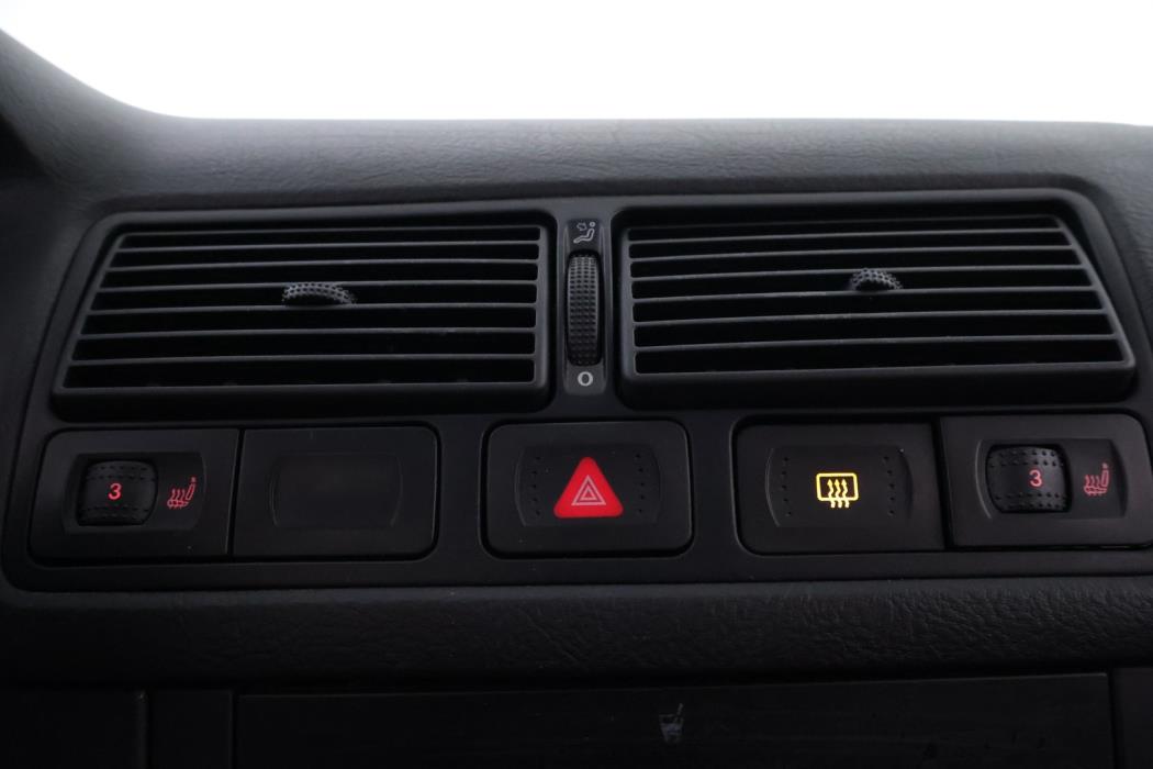 VOLKSWAGEN Golf 2001