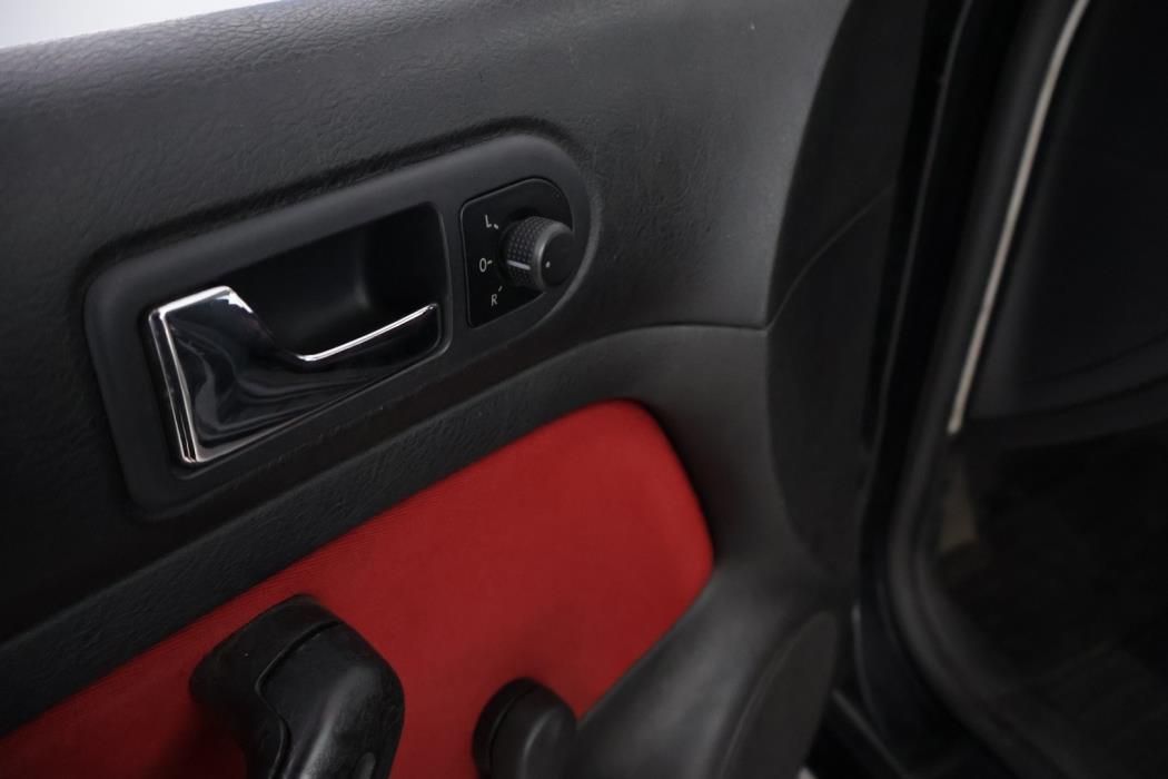 VOLKSWAGEN Golf 2001